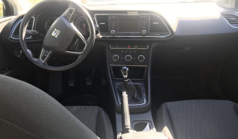 Seat Leon ST 2015 1.6 TDI 105cv s&s Style 5p. – 8.800€ (182.000KM l Diésel l Manual I Negro) lleno