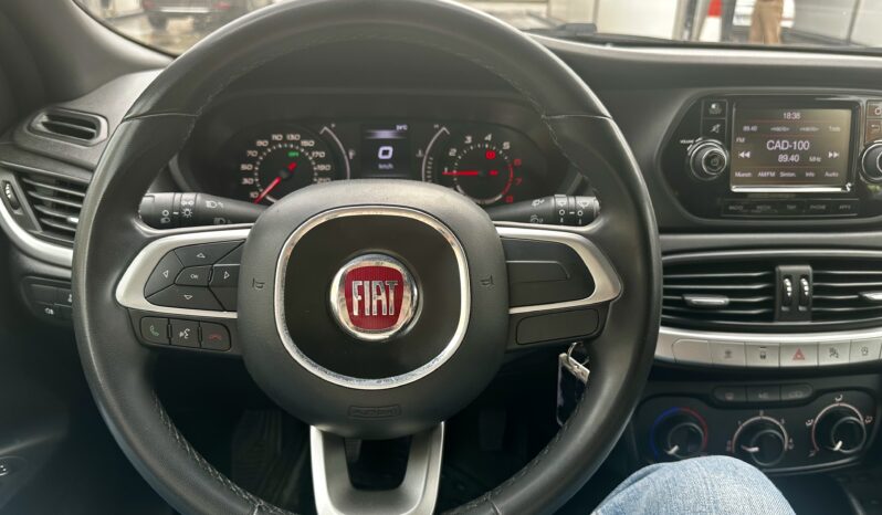 FIAT Tipo 2020 1.4 16v Fire Street 95cv 5p. – 11.640€ (107.000KM l Gasolina l Manual l Rojo) lleno