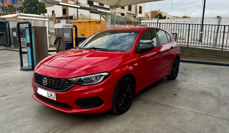 FIAT Tipo 2020 1.4 16v Fire Street 95cv 5p. – 11.640€ (107.000KM l Gasolina l Manual l Rojo) lleno