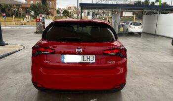 FIAT Tipo 2020 1.4 16v Fire Street 95cv 5p. – 11.640€ (107.000KM l Gasolina l Manual l Rojo) lleno