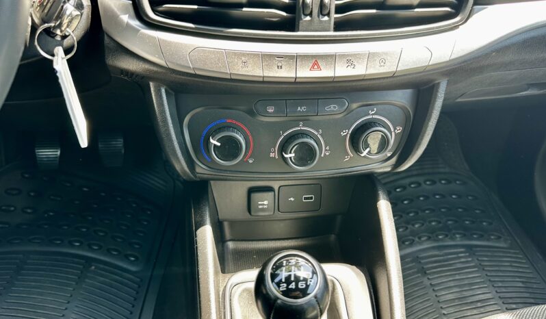 FIAT Tipo 2020 1.4 16v Fire Street 95cv 5p. – 10.690€ (90.000KM l Gasolina l Manual l Rojo) lleno