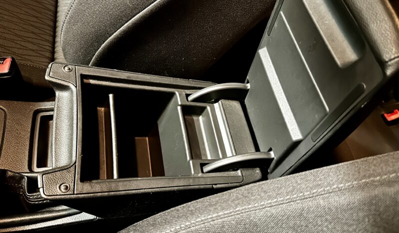 Seat Leon ST 2015 1.6 TDI s&s Style 105cv 5p. – 8.999€ (180.000KM l Diésel l Manual I Negro) lleno