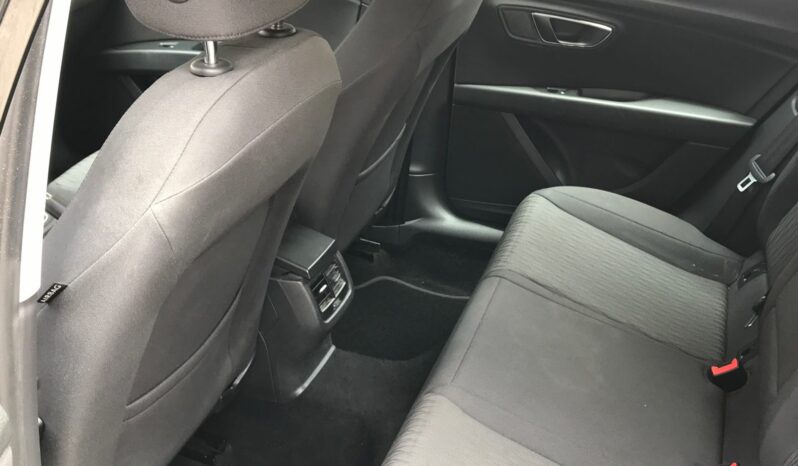 Seat Leon ST 2015 1.6 TDI s&s Style 105cv 5p. – 10.200€ (180.000KM l Diésel l Manual I Negro) lleno